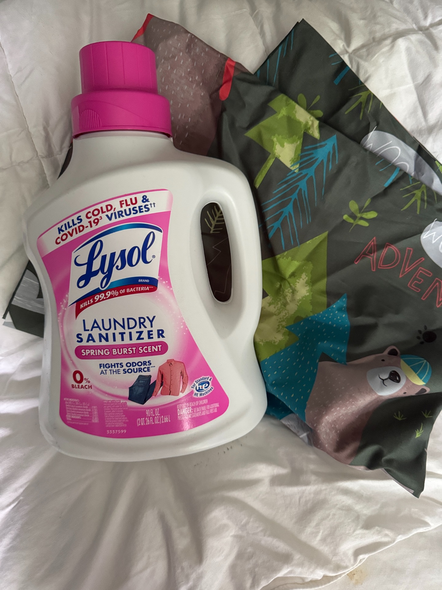 When your resetting all your bedding in the camper after its been sitting in storage ALL winter, its the perfect stuff to sanitize and make the camper smell like fresh spring!!

@influenster #complimentary @lysol #lysol