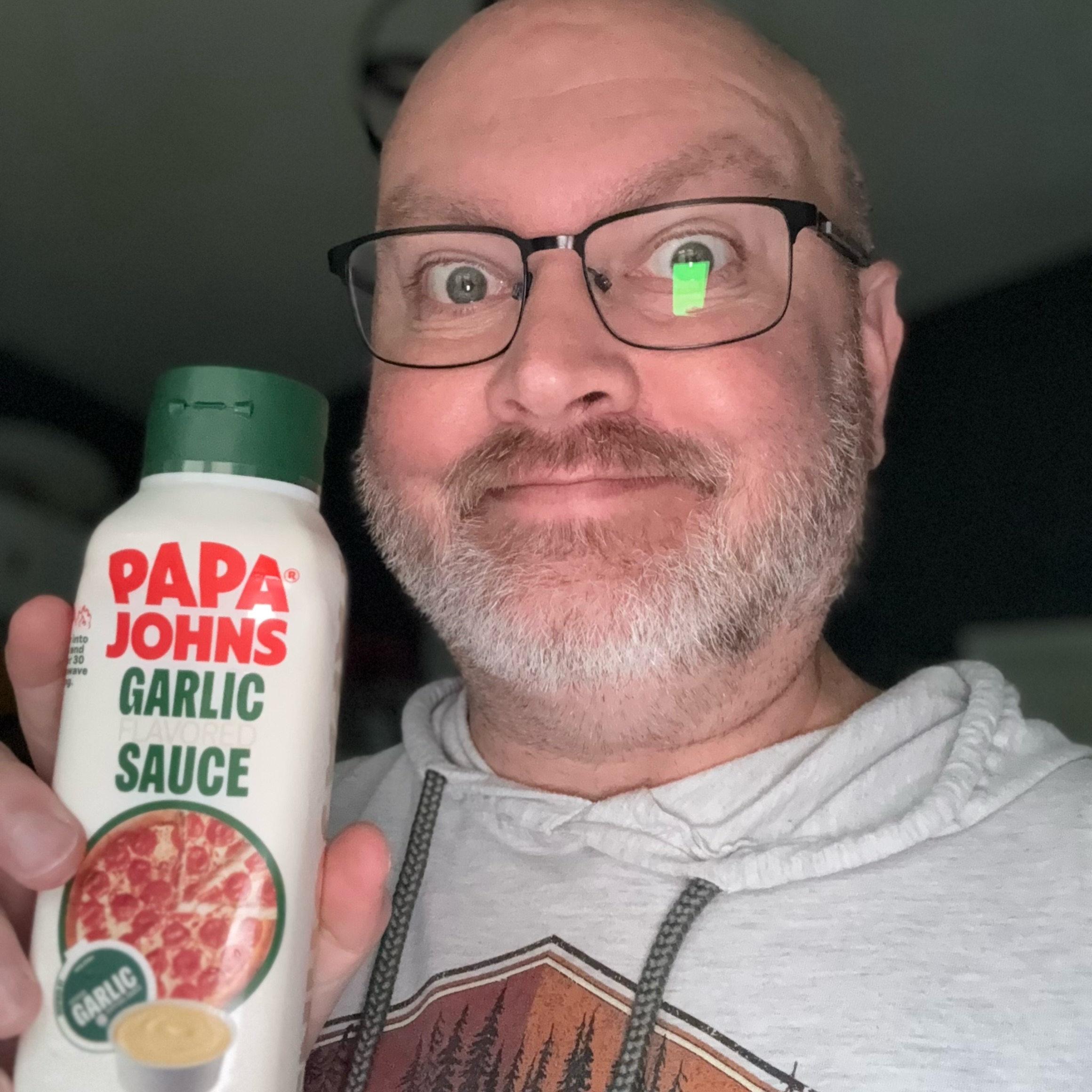Kyle is so excited about finding @papajohns Garlic Sauce at @krogerco that his eyes lit up (well, one eye did thanks to the flash glare 🤦♂️)
Anybody else think this is long-overdue??
